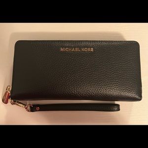 Michael Kors Leather Continental Wristlet